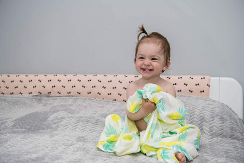 Muslin Swaddle Blanket Large 47 x47 Pineapple Print Super Soft Breathable Bamboo Cotton for Newborn Infant Baby Receiving Swaddling Blanket Wrap Boys Girls